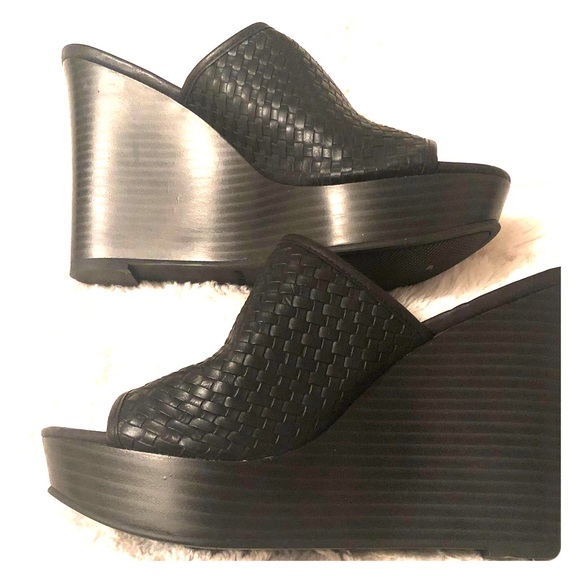 Nine West black slip on wedge shoe